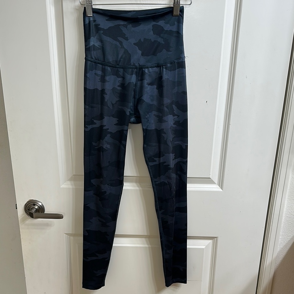 Beyond Yoga Camo Print High-Waisted Leggings